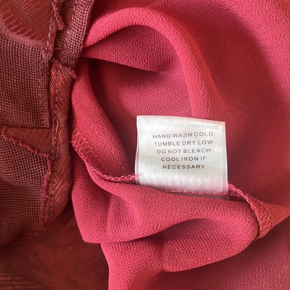 Sugarlips Cabernet Floral Lace Romper S - Picture 11 of 11